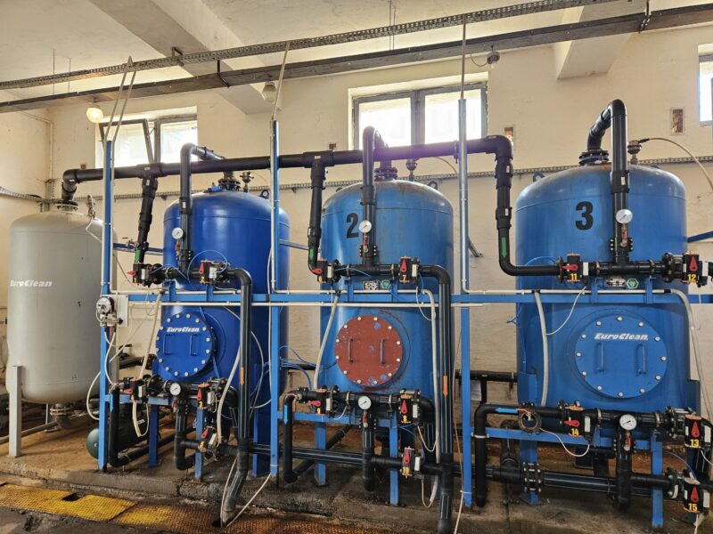 wymiana złoża w stacja uzdatniania wody w zakładzie karnym